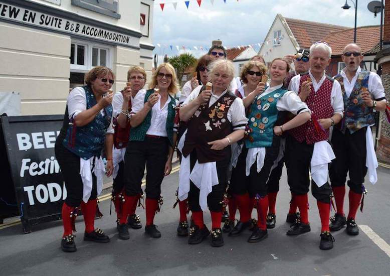 Lady-Bay-Revellers